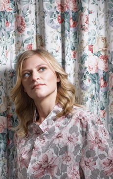 Maroesjka Neutel photographed by Jouk Oosterhof for de Volkskrant 